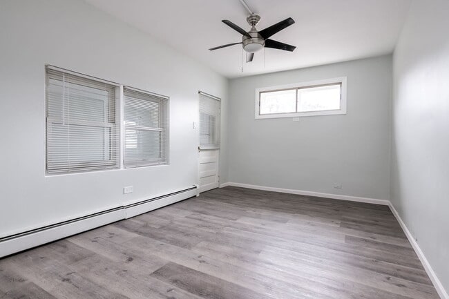 Photo - 931 Dunlop Ave