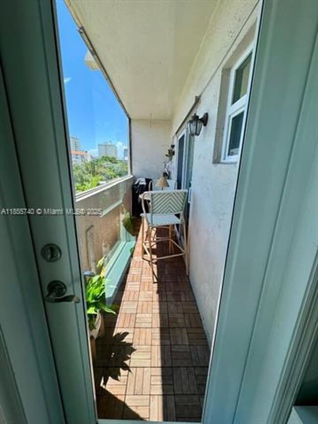 Building Photo - 1650 S Le Jeune Rd Unit 1650 S Le Jeune Rd  302 Rental