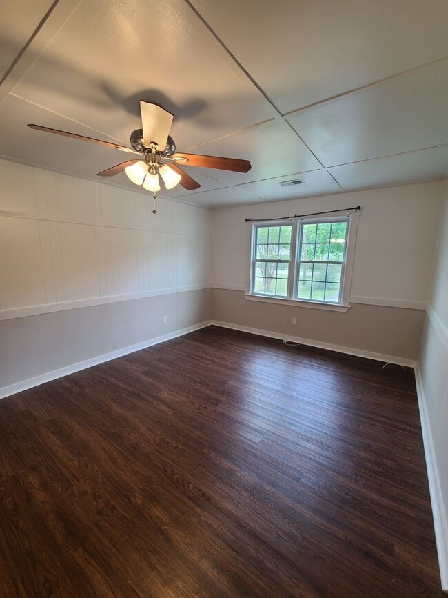 Photo - Comfortable Living in the Heart of Goose Creek