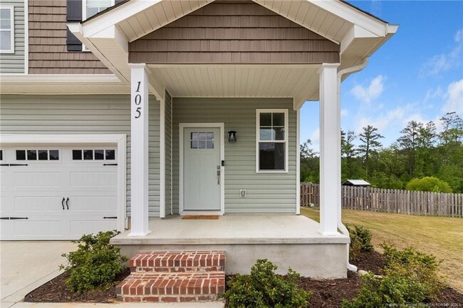 Photo - 105 Woodford Ln