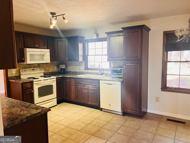 Photo - 345 Caldwell Cir