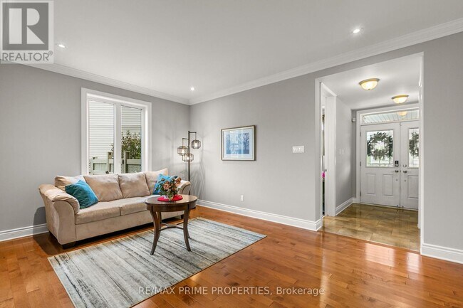 Photo - 72 Branthaven St