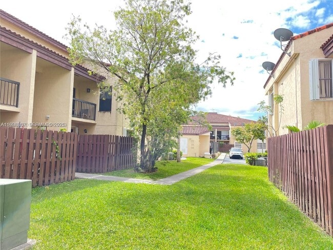 Building Photo - 680 W Park Dr Unit 3-201