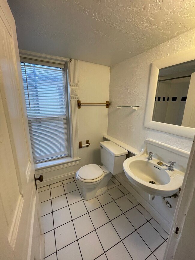 Photo - Pet Friendly 2 bedroom Apartment in SLC avenues Unit #2