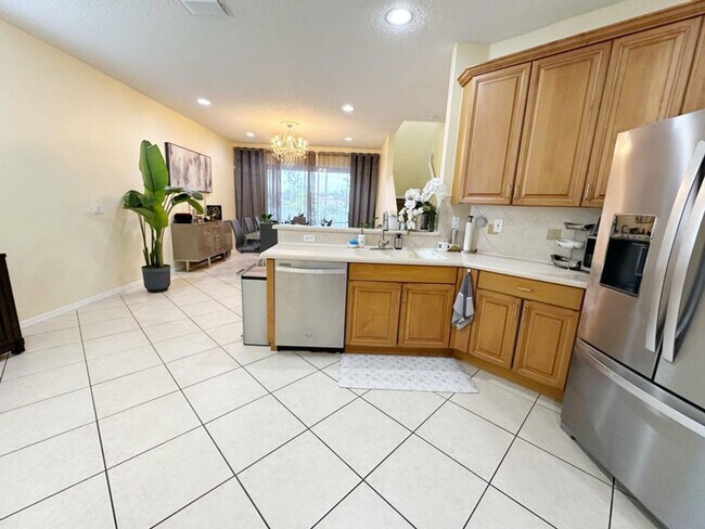 Photo - 5152 Woodfield Way