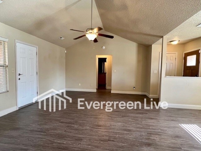 Photo - 101 Oakhurst Ct