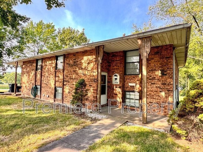 Building Photo - 1938 S Willow Ave Rental
