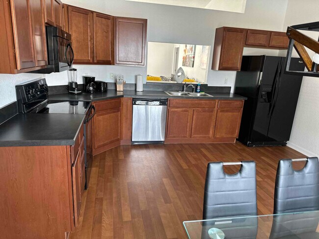 Photo - 937 Highland Meadows St