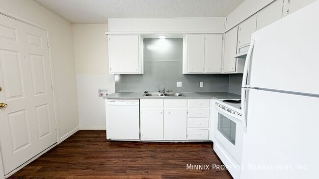Building Photo - 1419 Yonkers-A