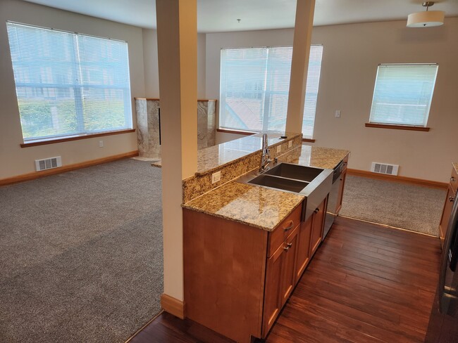Photo - 263 W Bakerview Rd Condo
