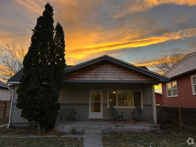 Building Photo - 310 S 9th St Rental