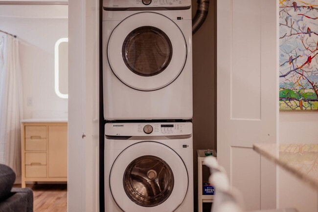 Photo - 125 W Wisconsin Ave Unit ID1318207P