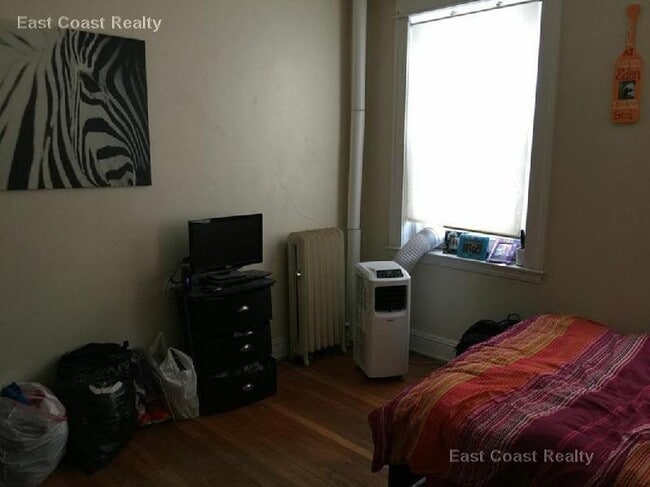 Photo - 221 Kelton St Unit 7