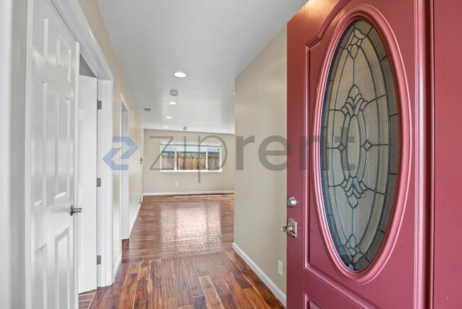 Photo - 1674 Noreen Dr