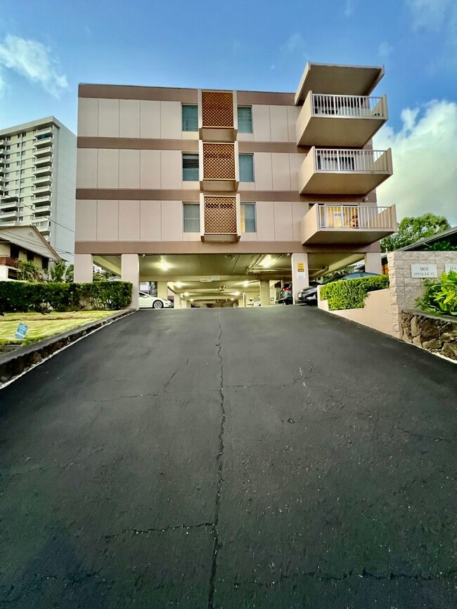 Spacious 1Bed 1Bath 1Parking Stall With La... - Spacious 1Bed 1Bath 1Parking Stall With La... Casa