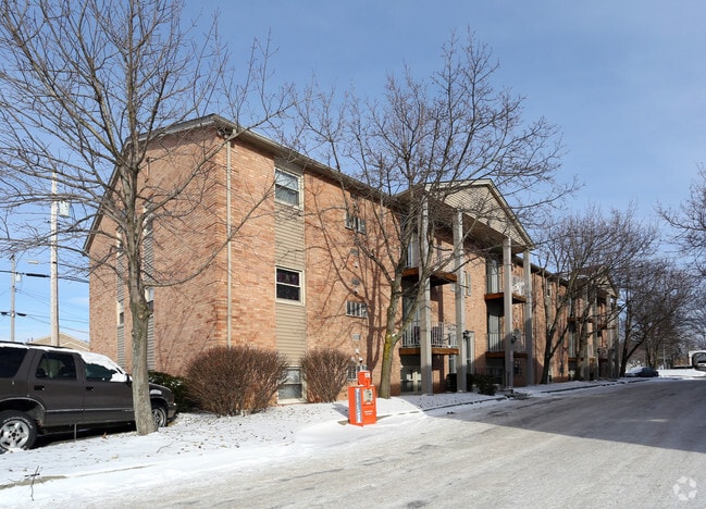 Photo - Carriage Hill Boardman