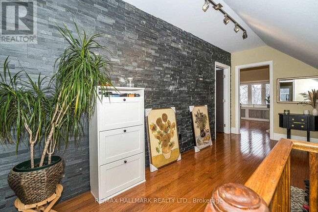 Photo - 151 Rusholme Rd Unit 3rd Floor