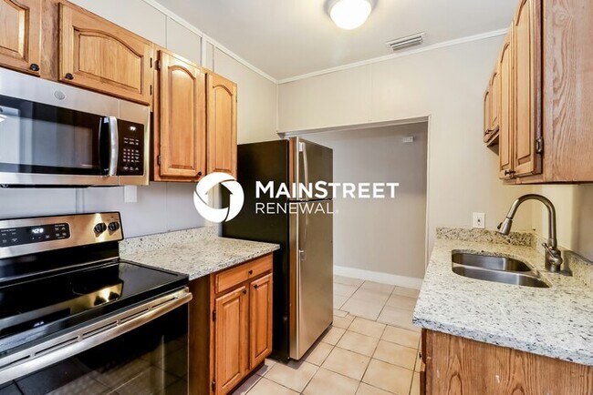 Photo - 4 Bedroom Pet-Friendly Home in Tampa, FL with Main Street Renewal