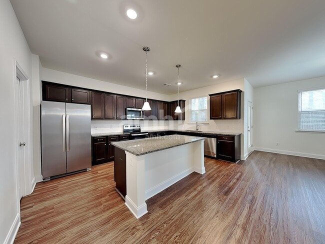 Photo - 605 Lk Vis Ct