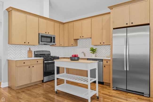 Photo - 547 N Springfield Ave