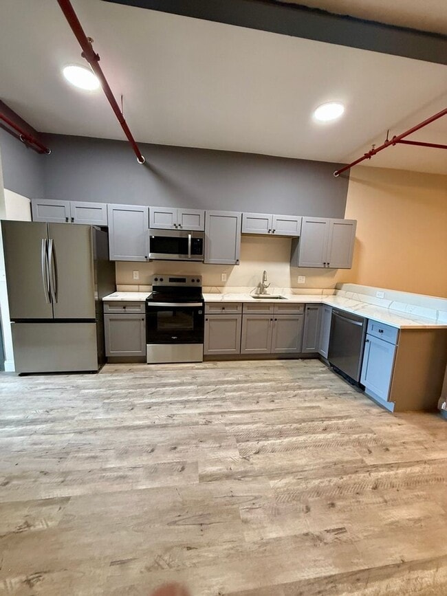 Building Photo - 70 Webster St Unit 208