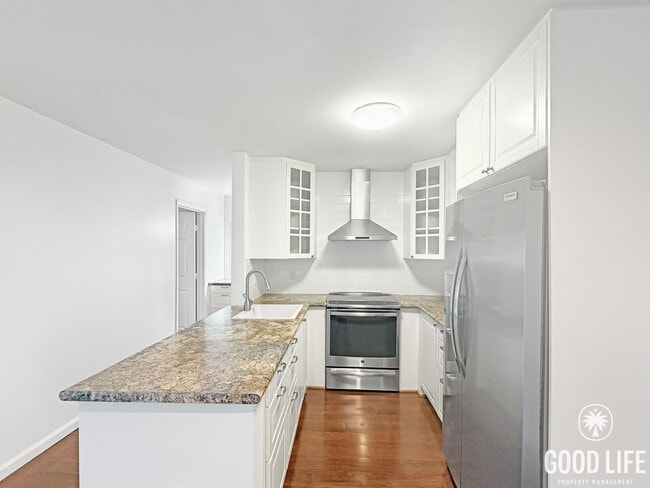 Photo - Beautiful 1BD/1BA W/ Reserved Parking and Laundry On-Site in Pacific Beach! Unit 127