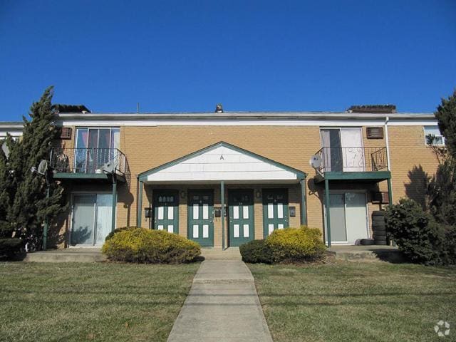 Building - Hampton Gardens