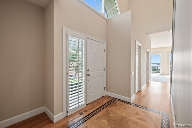 3782 Pine Lake Knoll Dr