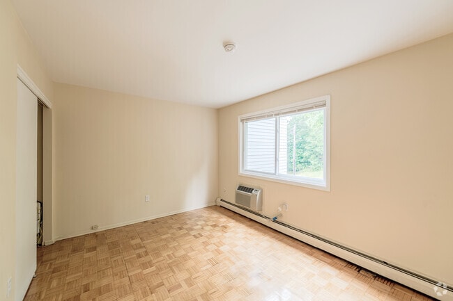 3 BR, 1 BA