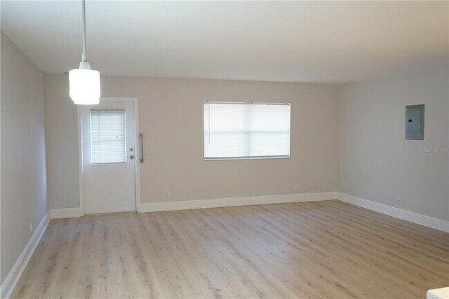 Photo - 1802 Bedford Terrace Unit 183