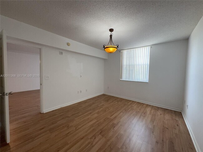 Photo - 1919 Van Buren St Unit 403A