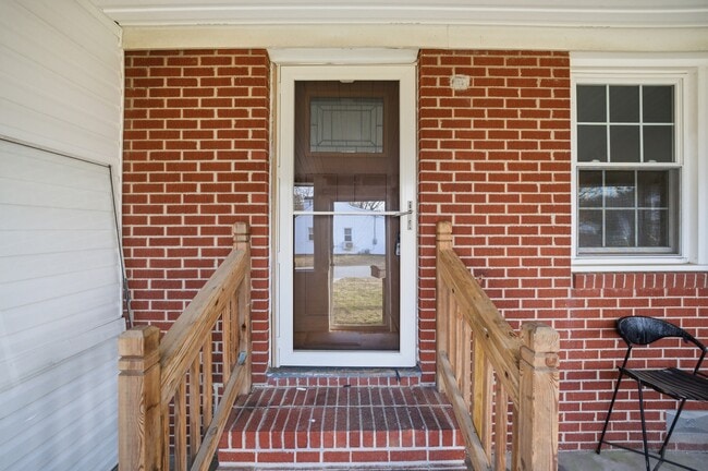 Photo - 1210 Pansy St