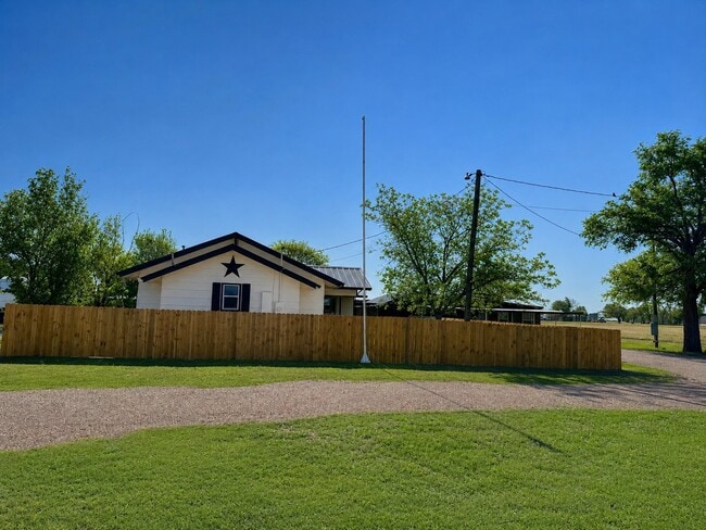 Photo - 7212 N County Rd 3300