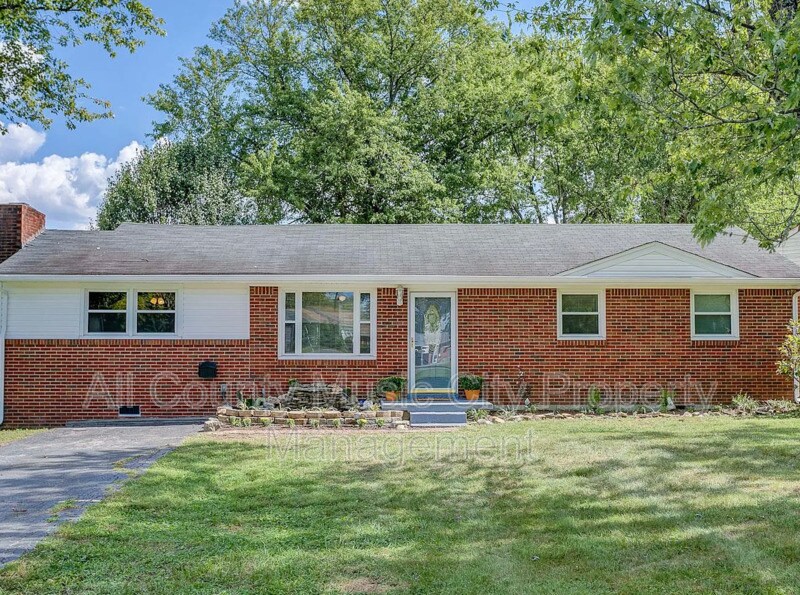 Photo - 522 Bentley St