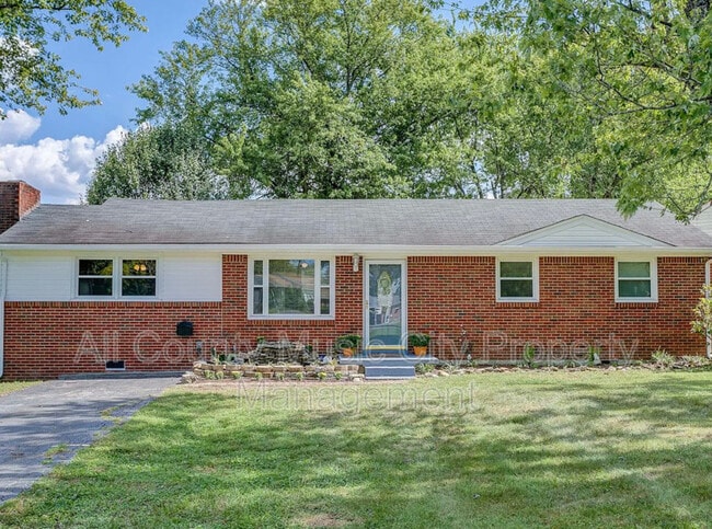 Building Photo - 522 Bentley St