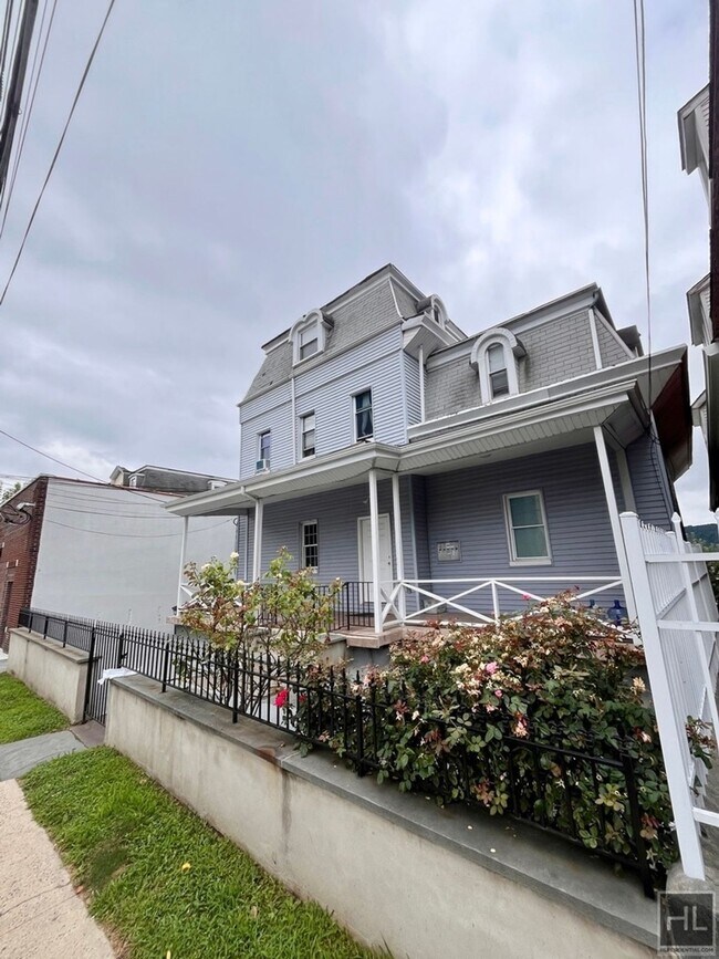 Photo - Hawthorne Avenue, Yonkers Unit 1