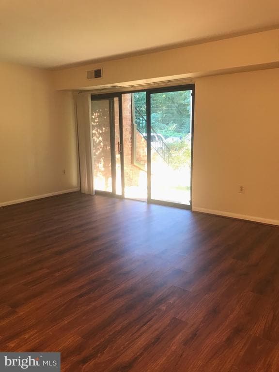 Building Photo - 10724 West Dr Unit 101