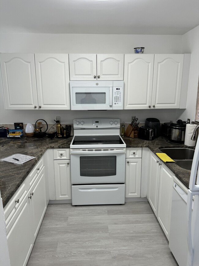 Photo - 6235 SW Kendale Lakes Cir Unit Paseo Real Condominium