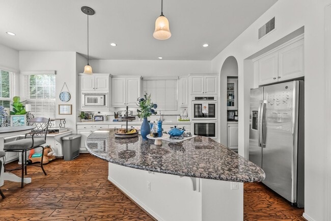 Photo - 4 Bedroom Home in the Beautiful Bridgeport Community!