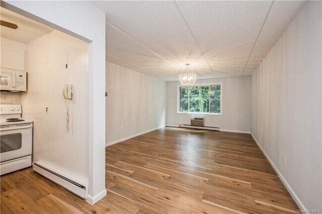Photo - 130 Colonial Pkwy Unit 3A