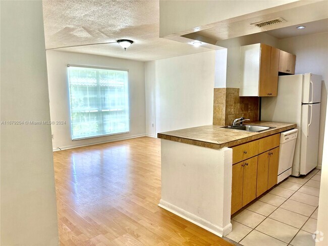 Building Photo - 10790 N Kendall Dr Unit C6 Rental