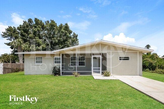 Building Photo - 2326 Barcelona Ave