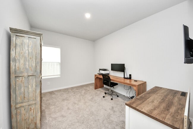 Photo - 25089 Pomegranate Pl