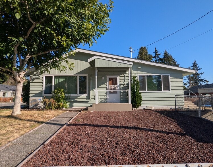 2634 Stephenson Ave