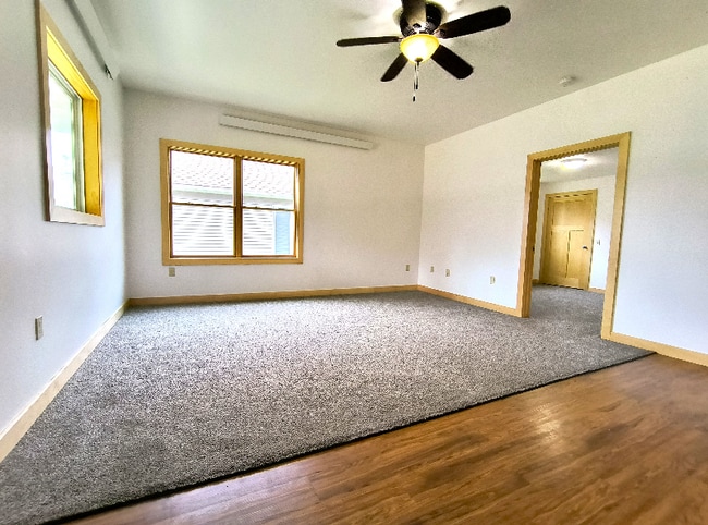 Photo - 504 Decorah Ave Unit 1