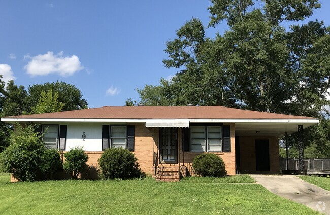 Building Photo - 1604 Valley Cir NE Rental