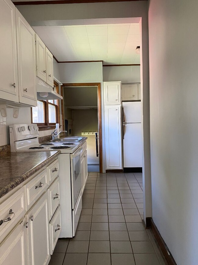 Photo - 214 N Bowen St