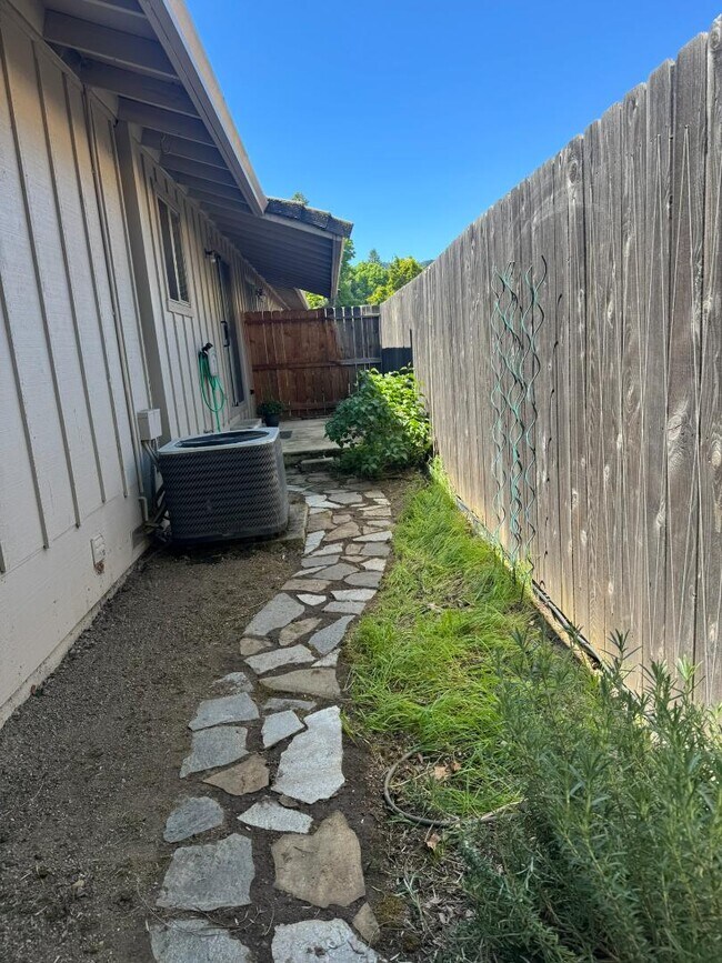 Photo - 300 Shafer Ln