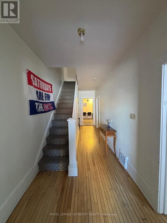 Photo - 444 Gladstone Ave