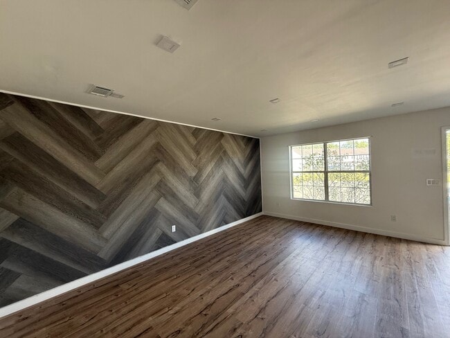 Photo - 1100 Pineland Ave